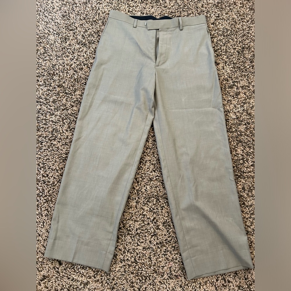 Axist Essentials men’s dress pants. Khaki. 32/30.